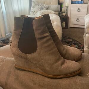 FENDI Women’s Tan Suede Leather Wedge Chelsea Boots 38 Designer